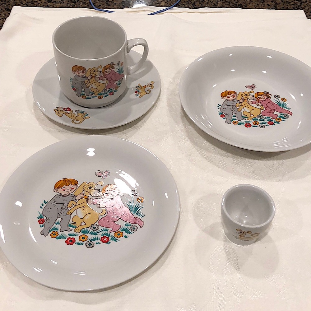 New 5 pc porcelain kids dinner setting